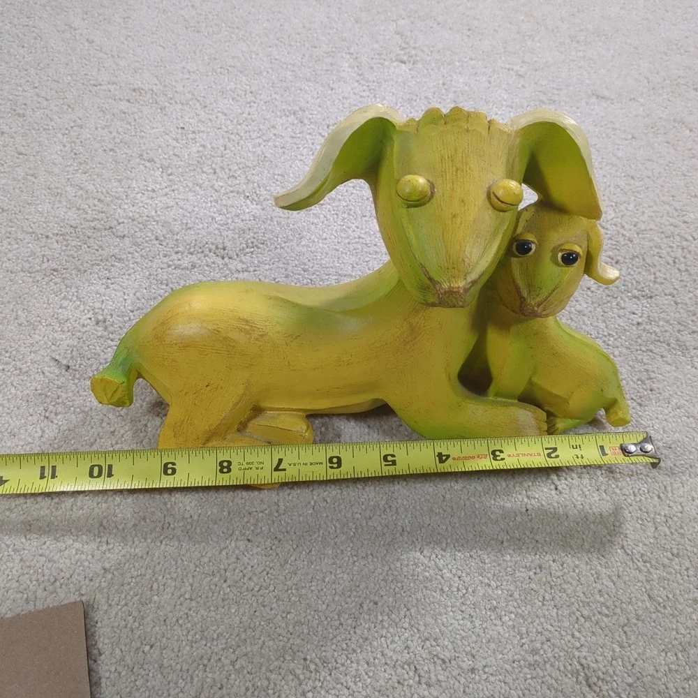 ENESCO Plantain Stan Home Grown Mom & Puppy Banana‎ Dachshund